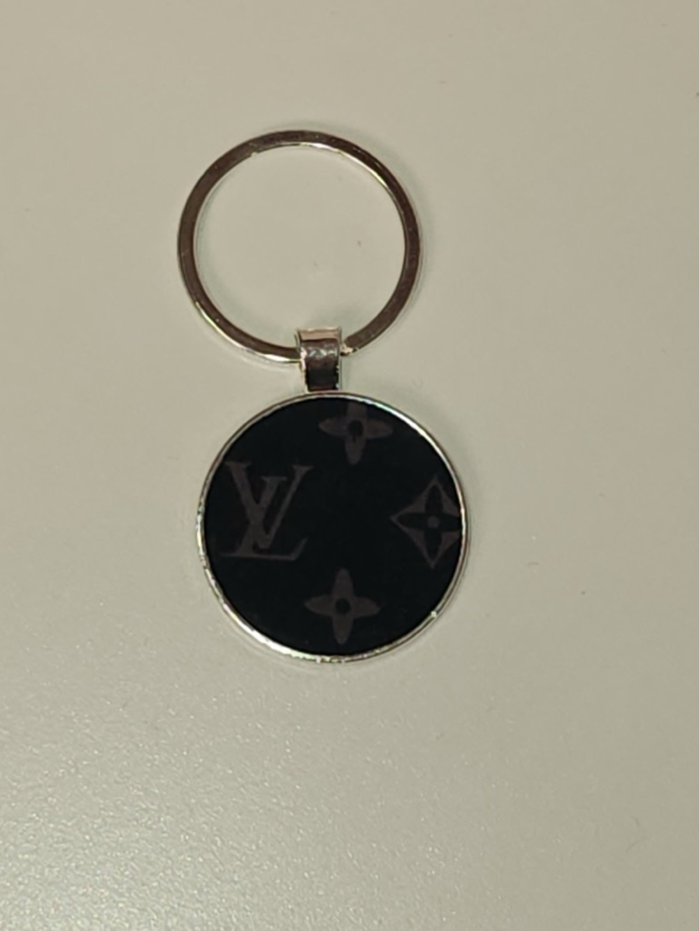 Louis Vuitton Suhali interior cloth Black Monogram Round Silver Keychain Ring - Picture 3 of 7